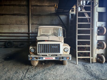 2001 ГАЗ 3307, белый, 350000 рублей, вид 1