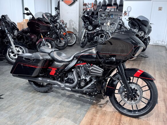 2018 Harley-Davidson CVO Road Glide, чёрный, 2499000 рублей - вид 2