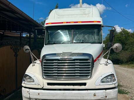 2002 Freightliner Columbia, белый, 1200000 рублей, вид 3