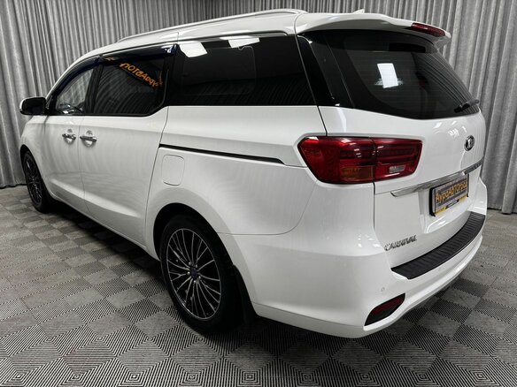 2018 Kia Carnival III, белый - вид 9