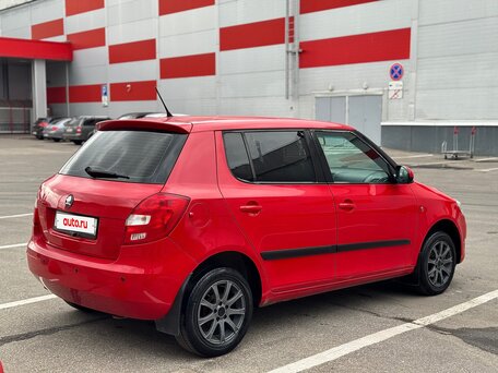2013 Skoda Fabia II Рестайлинг, красный, 360000 рублей, вид 2