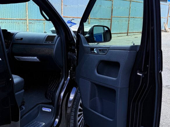 2009 Volkswagen Multivan T5, коричневый, 2200000 рублей - вид 6