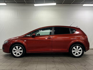 2009 SEAT Leon II, красный, 650000 рублей, вид 3
