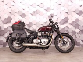 2017 Triumph Bonneville Bobber, красный, 1049000 рублей, вид 3