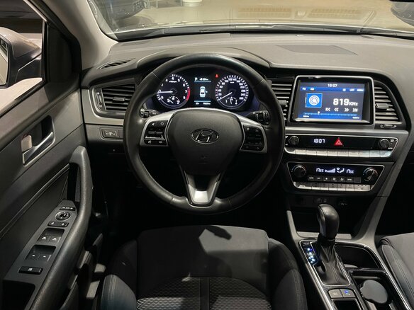 2018 Hyundai Sonata VII (LF) Рестайлинг, серый, 1800000 рублей - вид 13