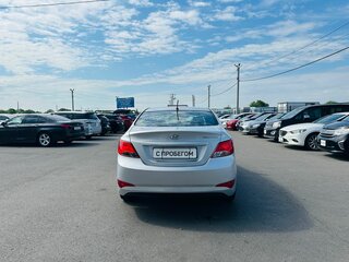 2014 Hyundai Solaris I Рестайлинг, серебристый, 999000 рублей, вид 5
