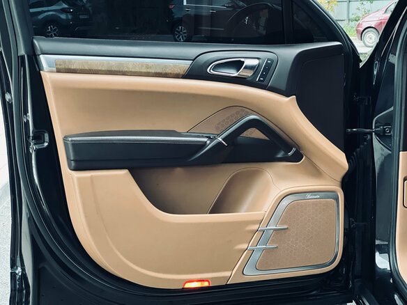 2011 Porsche Cayenne S II (958), чёрный, 2070000 рублей - вид 17