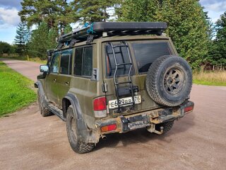 1994 Nissan Patrol IV (Y60), зелёный, 900000 рублей, вид 3