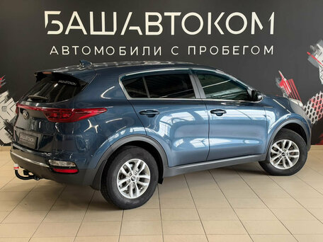 2018 Kia Sportage IV Рестайлинг, серый, 1810000 рублей, вид 3