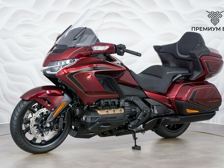 2025 Honda GL 1800 Gold Wing, красный, 3599000 рублей, вид 3