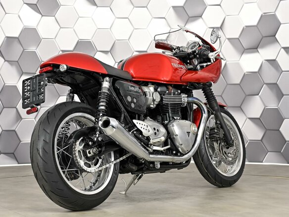 2018 Triumph Thruxton, красный, 899000 рублей - вид 6