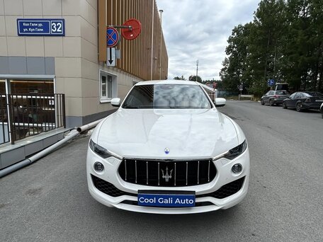 2017 Maserati Levante I, белый, 4290000 рублей, вид 1