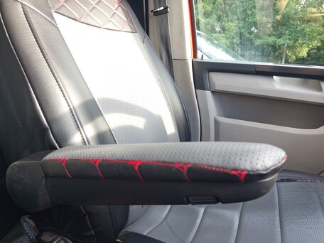 2016 Volkswagen Transporter, красный, 2450000 рублей, вид 4