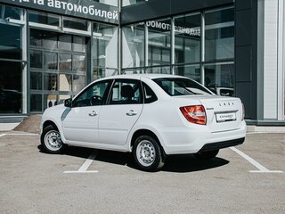 2026 Lada (ВАЗ) Granta I Рестайлинг, белый, 1068000 рублей, вид 4