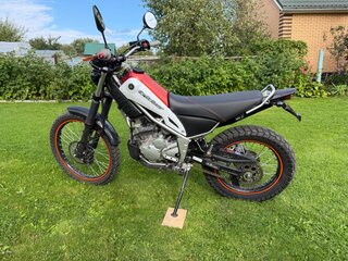 Yamaha XG250 Tricker