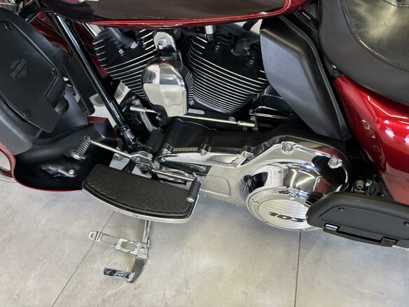 2011 Harley-Davidson Electra Glide, красный, 1095000 рублей - вид 13