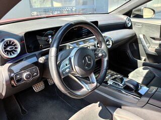2019 Mercedes-Benz CLA 200 II (C118, X118), красный, 2445084 рублей, вид 5