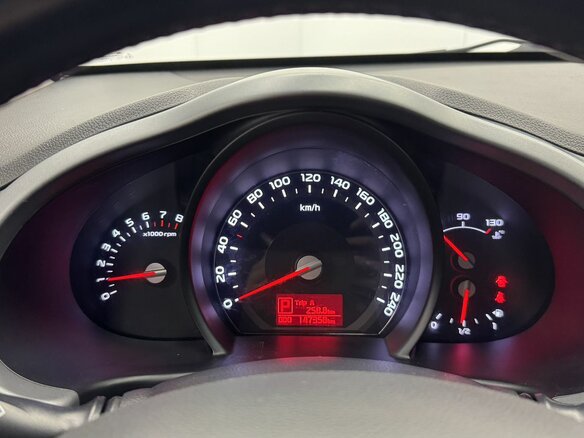 2015 Kia Sportage III Рестайлинг, чёрный, 1540000 рублей - вид 13