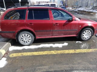 2005 Skoda Octavia I (A4) Рестайлинг, красный, 700000 рублей, вид 3