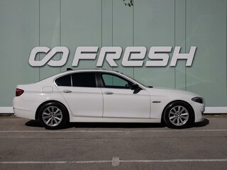 2013 BMW 5 серии 525d xDrive VI (F10/F11/F07), белый, 2139000 рублей, вид 5