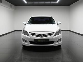 2015 Hyundai Solaris I Рестайлинг, белый, 880000 рублей, вид 3