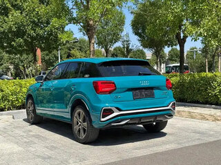 2022 Audi Q2 L 35 TFSI I Рестайлинг, синий, 1578555 рублей, вид 4