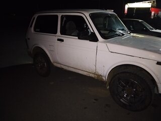 1995 Lada (ВАЗ) 2121 (4x4) I Рестайлинг, белый, 180000 рублей, вид 1