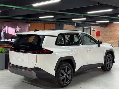 2025 Toyota RAV4 VI (XA60), белый, вид 5