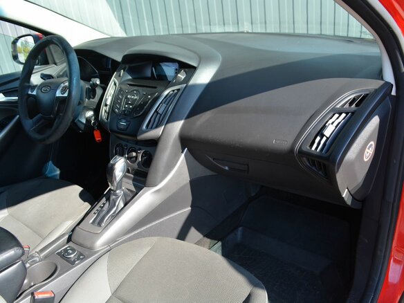 2012 Ford Focus III, красный - вид 17