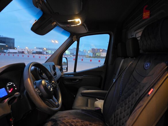 2019 Mercedes-Benz Sprinter, чёрный, 4399999 рублей - вид 7
