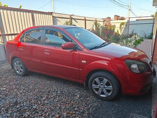 2010 Kia Rio II Рестайлинг, красный, 570000 рублей, вид 4
