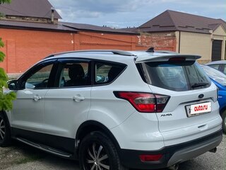 2017 Ford Kuga II Рестайлинг, белый, 1650000 рублей, вид 3