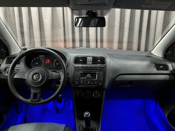 2010 Volkswagen Polo V, серебристый, 399888 рублей - вид 10