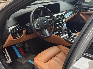 2021 BMW 5 серии 520i VII (G30/G31/G38) Рестайлинг, коричневый, 2900000 рублей, вид 3