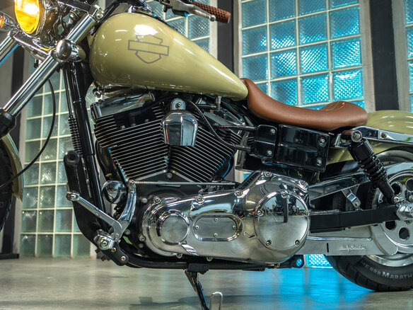 2004 Harley-Davidson Dyna Glide Custom, бежевый, 700000 рублей - вид 22