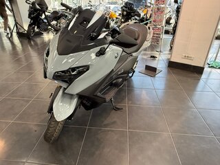 2026 Yamaha TMAX, серый, 1650000 рублей, вид 3