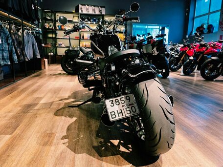 2021 BMW R 18, чёрный, 2190000 рублей, вид 3