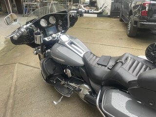 2010 Harley-Davidson Electra Glide, серый, 1100000 рублей, вид 4