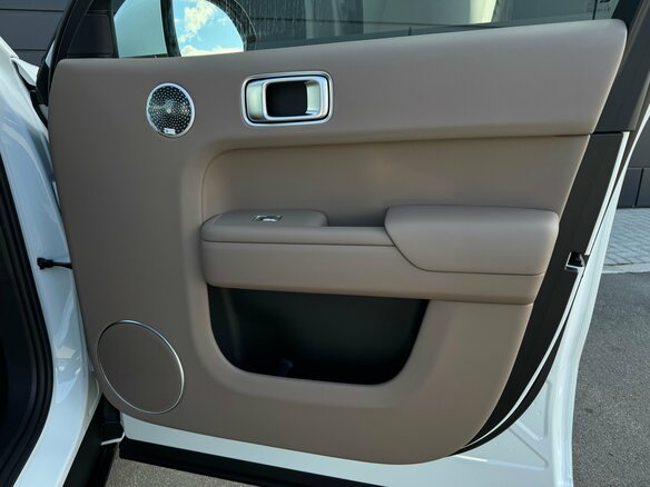 2026 Li Auto (Lixiang) L9 52.3 kWh I Рестайлинг, белый, 11990000 рублей - вид 27