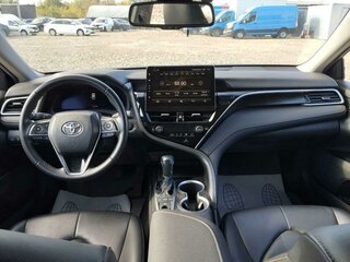 2022 Toyota Camry VIII (XV70) Рестайлинг, белый, 3490000 рублей, вид 5