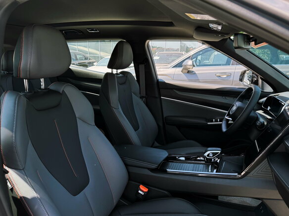 2026 Geely Cityray, серый, 3299990 рублей - вид 10