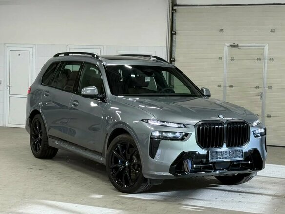 2026 BMW X7 40i I (G07) Рестайлинг, серый, 16490000 рублей - вид 2
