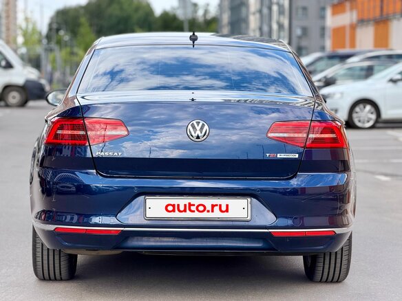 2015 Volkswagen Passat B8, синий - вид 13