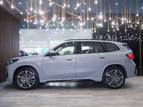 2026 BMW X1 Long 25Li xDrive III (U11/U12), серый, 5940000 рублей, вид 5