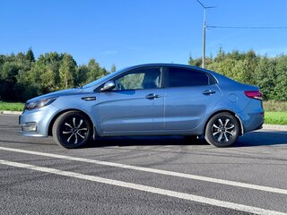 2015 Kia Rio III Рестайлинг, голубой, 795000 рублей, вид 3
