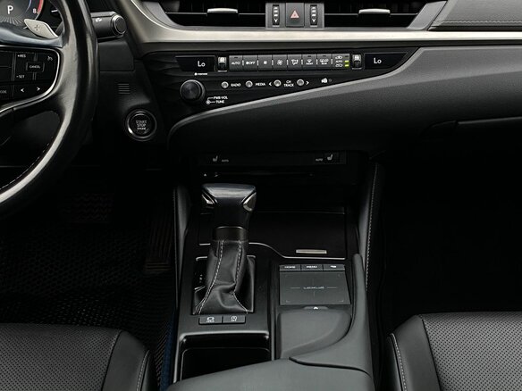 2020 Lexus ES 250 VII, чёрный, 3549000 рублей - вид 12