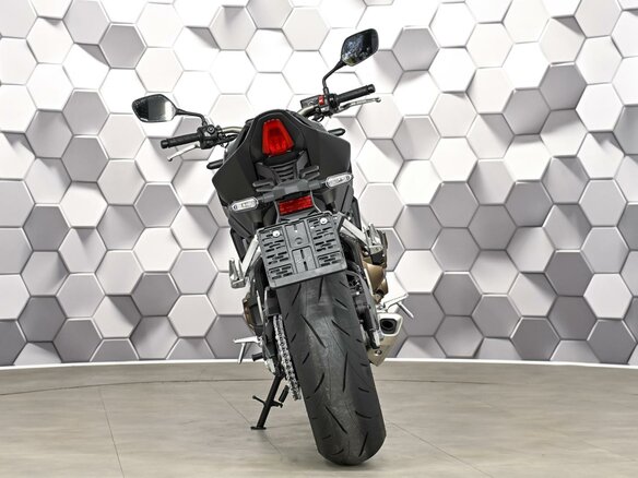 2026 Honda CB 650R, чёрный, 1277000 рублей - вид 5