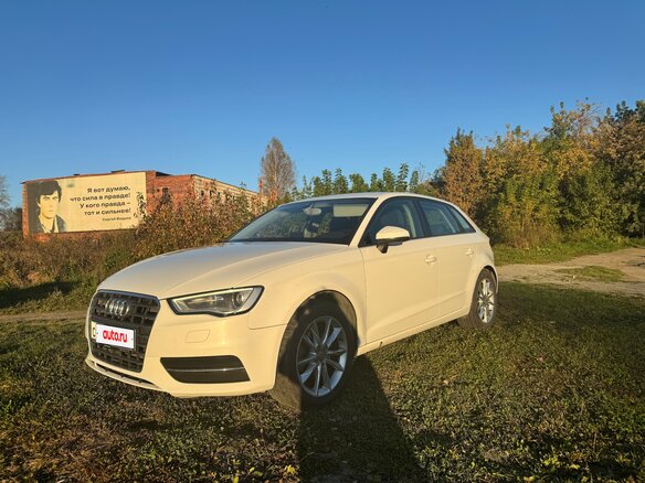 2013 Audi A3 III (8V), белый, 1100000 рублей