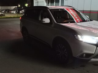 2015 Mitsubishi Outlander III Рестайлинг 2, белый, 1890000 рублей, вид 2