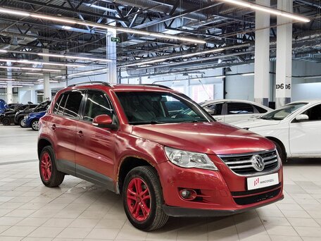 2011 Volkswagen Tiguan I, красный, 629000 рублей, вид 2